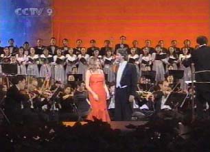 Bejing 15. 10. 2004 mit Paola Sanguinetti, video stills from CCTV9, Chinese TV