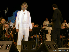 Lajatico, Teatro del Silenzio, 27. 7. 2006, Copyright www.bocelli.de