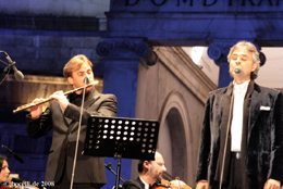 Neapel, 24.10.08, with Andrea Griminelli, photo copyright www.bocelli.de