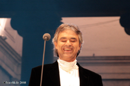 Neapel, 24.10.08, photo copyright www.bocelli.de