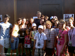 Lajatico, July 2008, Children's chorus posing with Andrea, Copyright www.bocelli.de 2008