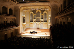 Hamburg, Laeiszhalle, 11.1.11 mit Vincenzo Scalera, Photo copyright www.bocelli.de