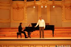 Hamburg, Laeiszhalle, 11.1.11, Photo copyright www.bocelli.de