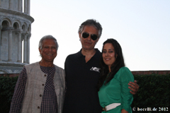 Pisa, 10. Juli 2012, ABFoundation, Andrea mit Muhammad und Monica Yunus,  photo copyright www.bocelli.de
