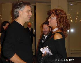 Andrea e Sofia Loren, copyright www.bocelli.de